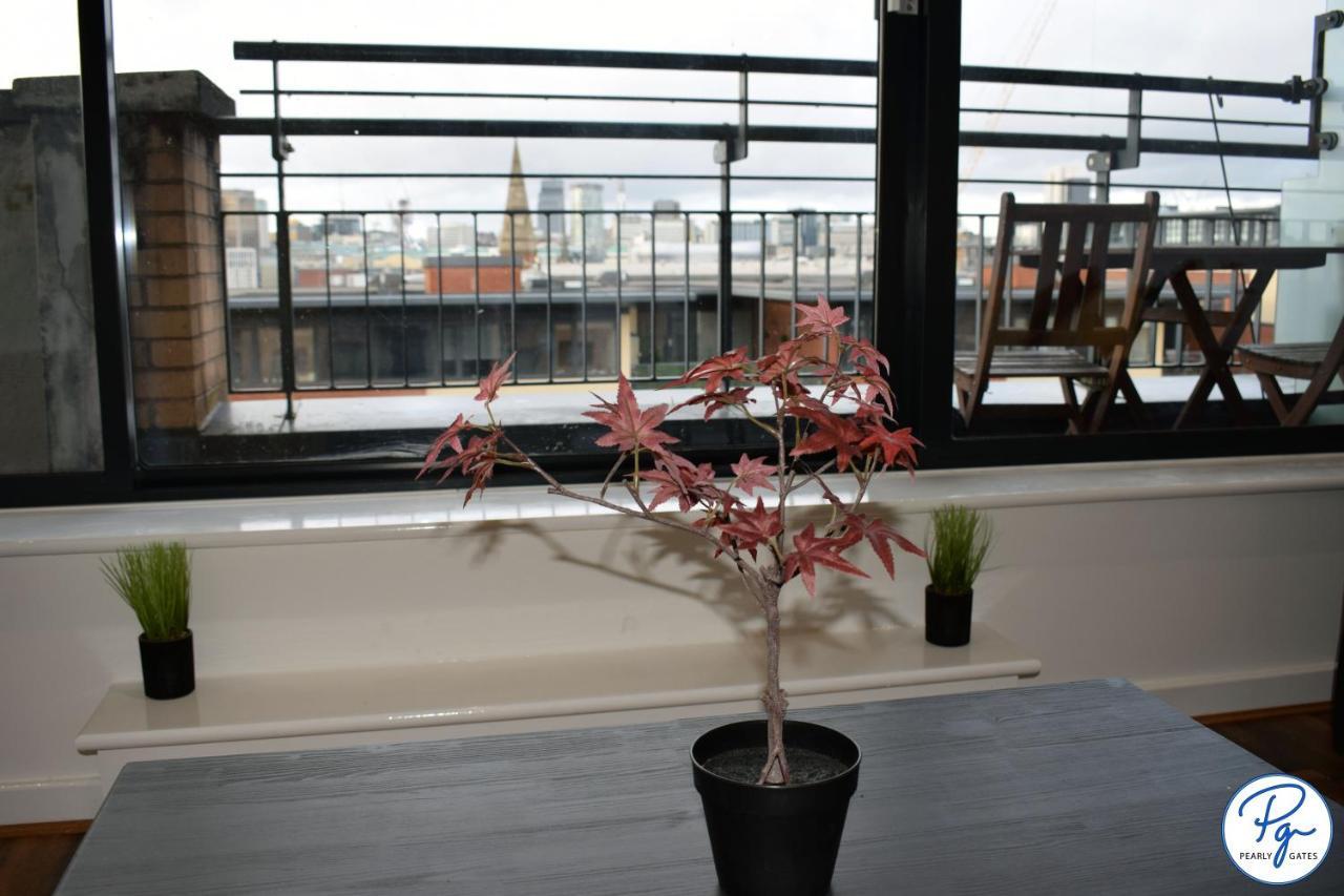 Penthouse - Amazing City Skyline Views - Balcony - Free Extra 2 Hours - Free Parking - Utilita Arena - Bullring Shopping - New St Station- Super King Size Bed Birmingham Esterno foto