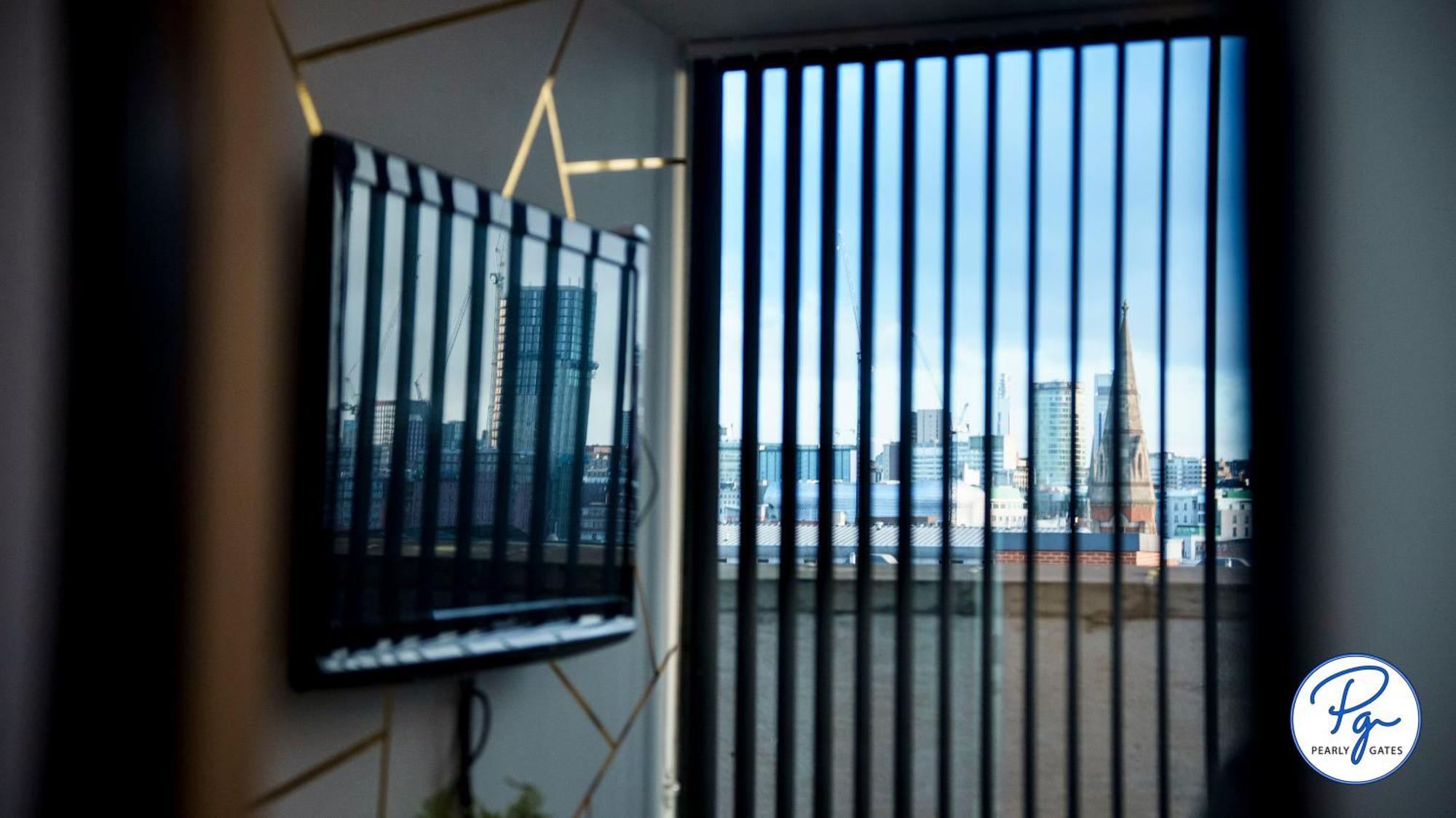 Penthouse - Amazing City Skyline Views - Balcony - Free Extra 2 Hours - Free Parking - Utilita Arena - Bullring Shopping - New St Station- Super King Size Bed Birmingham Esterno foto